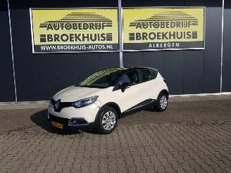 krockskadad bil auto Renault Captur 0.9 TCe Expression 2014/6