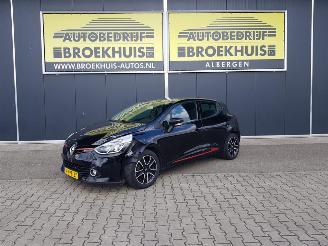 krockskadad bil auto Renault Clio 0.9 TCe Expression 2013/6