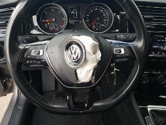 Volkswagen Golf 1.6 TDI Highline picture 17