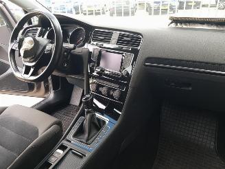 Volkswagen Golf 1.6 TDI Highline picture 16