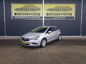 krockskadad bil auto Opel Astra 1.0 Edition 2016/2