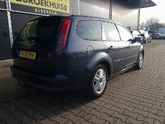 Ford Focus Wagon 1.6-16V Ghia picture 8