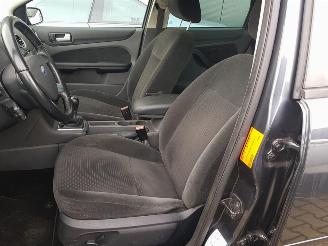 Ford Focus Wagon 1.6-16V Ghia picture 13