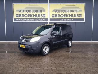krockskadad bil bedrijf Renault Kangoo 1.5 Blue dCi 80 Comfort 2021/3