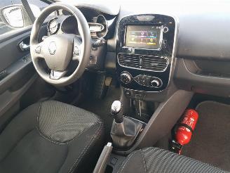 Renault Clio Estate 0.9 TCe Intens picture 15
