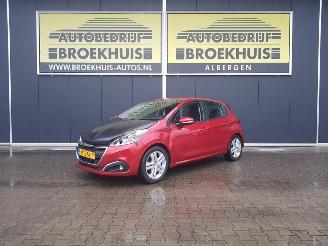 skadebil auto Peugeot 208 1.2 PureTech Signature 2019/3