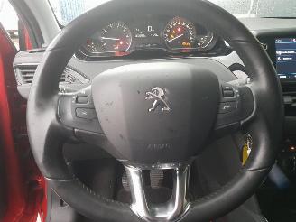 Peugeot 208 1.2 PureTech Signature picture 18