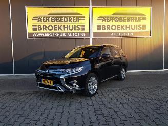 skadebil auto Mitsubishi Outlander 2.4 PHEV Intense 2019/1