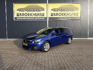 skadebil auto Peugeot 308 SW 1.2 PureTech Blue Lease Executive 2020/7