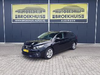 skadebil auto Peugeot 308 SW 1.2 PureTech Blue Lease Executive 2018/7