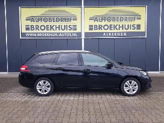 Peugeot 308 SW 1.2 PureTech Blue Lease Executive picture 4