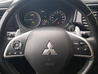 Mitsubishi Outlander 2.0 PHEV instyle picture 19