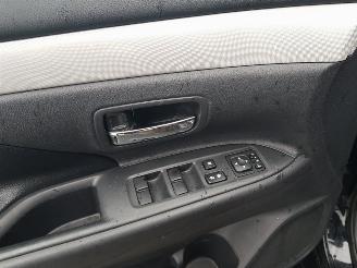 Mitsubishi Outlander 2.0 PHEV instyle picture 23