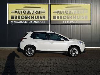 Peugeot 2008 1.2 PureTech Blue Lion picture 4