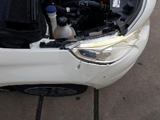 Peugeot 2008 1.2 PureTech Blue Lion picture 11