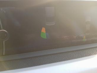 BMW 3-serie 320i Executive picture 28