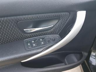 BMW 3-serie 320i Executive picture 26