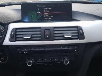 BMW 3-serie 320i Executive picture 20