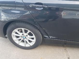 BMW 3-serie 320i Executive picture 9