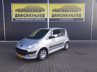 Dezmembrări autoturisme Peugeot 1007 1007 (KM), Hatchback 3-drs, 2004 / 2011 1.4 2005/9