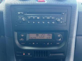 Peugeot 1007 1007 (KM), Hatchback 3-drs, 2004 / 2011 1.4 picture 22