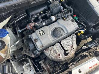 Peugeot 1007 1007 (KM), Hatchback 3-drs, 2004 / 2011 1.4 picture 34