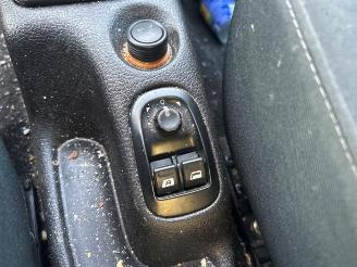 Peugeot 206 206 (2A/C/H/J/S), Hatchback, 1998 / 2012 1.4 16V picture 18