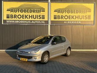  Peugeot 206 206 (2A/C/H/J/S), Hatchback, 1998 / 2012 1.4 16V 2004/7