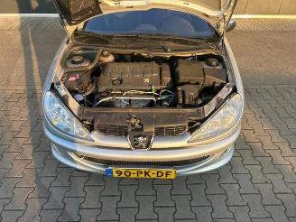 Peugeot 206 206 (2A/C/H/J/S), Hatchback, 1998 / 2012 1.4 16V picture 13