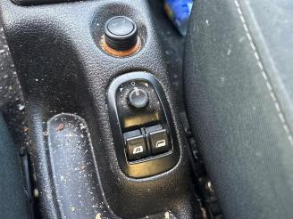 Peugeot 206 206 (2A/C/H/J/S), Hatchback, 1998 / 2012 1.4 16V picture 18