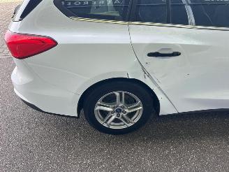 Ford Focus Wagon 1.0 EcoBoost Trend Edition Business picture 10