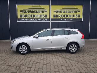 Volvo V-60 2.0 D4 Momentum picture 2
