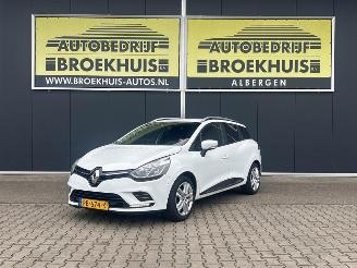 Vaurioauto  passenger cars Renault Clio Estate 0.9 TCe Zen 2017/5