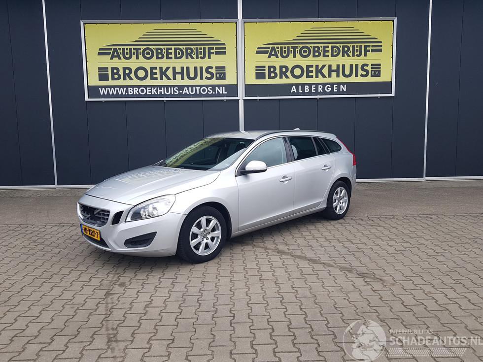 Volvo V-60 2.0 D4 Momentum
