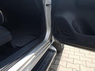 Nissan Navara 2.3 dCi Tekna King Cab picture 12