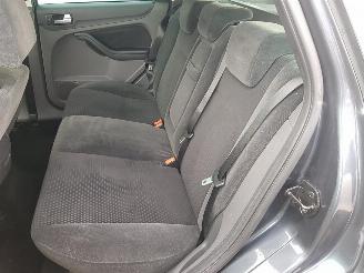 Ford Focus Wagon 1.6-16V Ghia picture 14