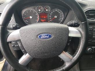 Ford Focus Wagon 1.6-16V Ghia picture 16