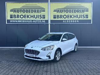 Vaurioauto  passenger cars Ford Focus Wagon 1.0 EcoBoost Trend Edition Business 2021/4