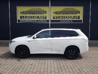 Mitsubishi Outlander 2.0 PHEV instyle picture 2