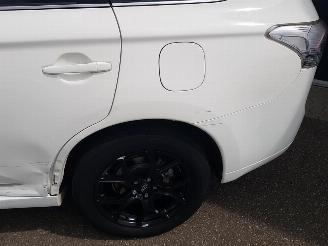 Mitsubishi Outlander 2.0 PHEV instyle picture 10
