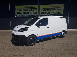 krockskadad bil bedrijf Toyota Proace Worker 1.5 D-4D L2 Navigator 2024/9