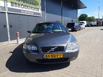 Volvo V-70 2.4 D5 picture 3