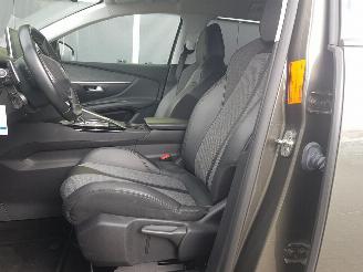 Peugeot 3008 1.2 PureTech Active picture 11
