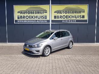 krockskadad bil auto Volkswagen Golf Sportsvan 1.2 TSI Highline 2018/1