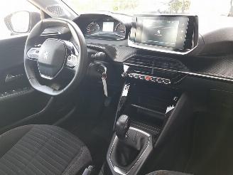 Peugeot 208 1.2 PureTech Allure picture 17
