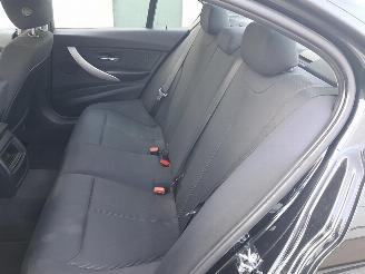 BMW 3-serie 320i Executive picture 17