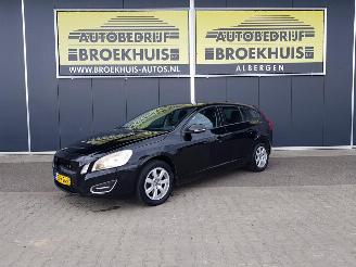 Unfallwagen Volvo V-60 1.6 D2 Momentum 2014/1