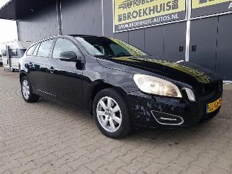 Volvo V-60 1.6 D2 Momentum picture 6