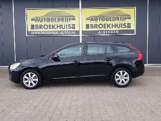 Volvo V-60 1.6 D2 Momentum picture 2