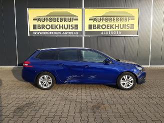 Peugeot 308 SW 1.2 PureTech Blue Lease Executive picture 4